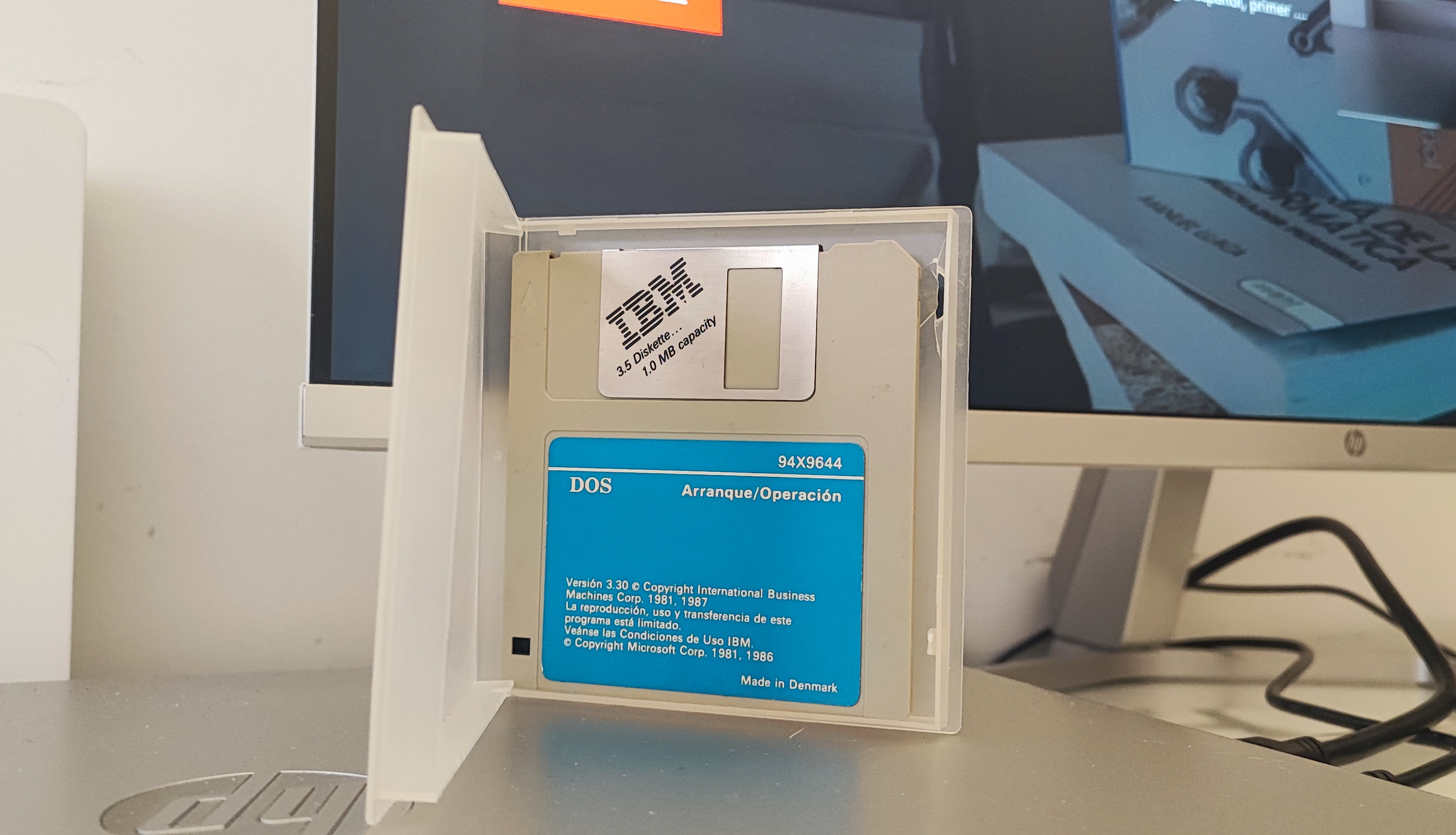 Instalación y estructura básica del sistema operativo MS-DOS 3.30 de 1987
